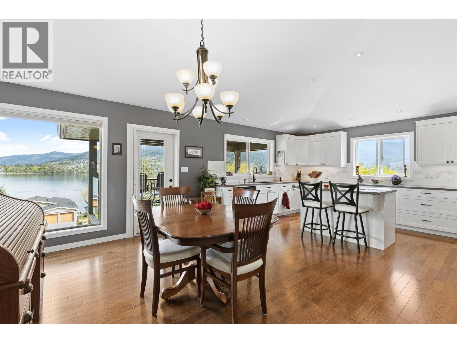 8119 Stoneridge Drive - 11