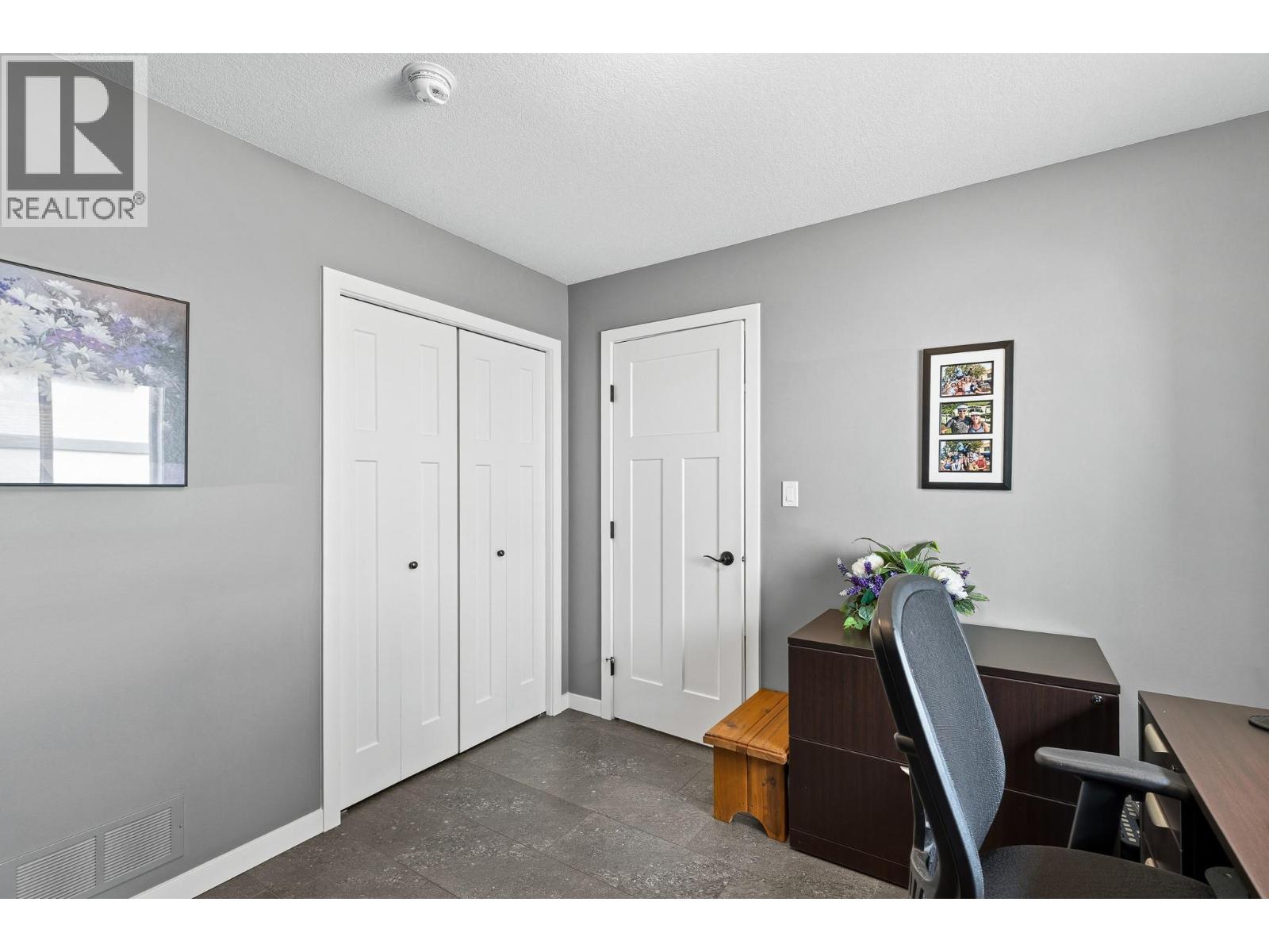 8119 Stoneridge Drive - 44