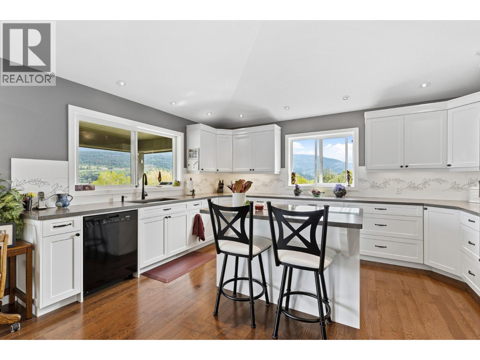 8119 Stoneridge Drive - 13