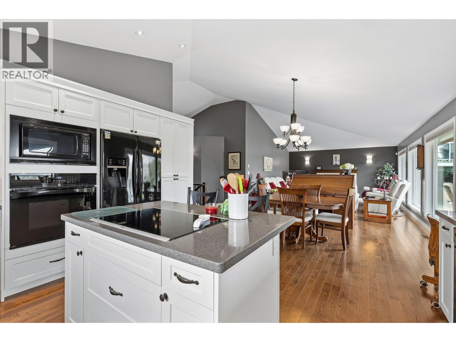8119 Stoneridge Drive - 21