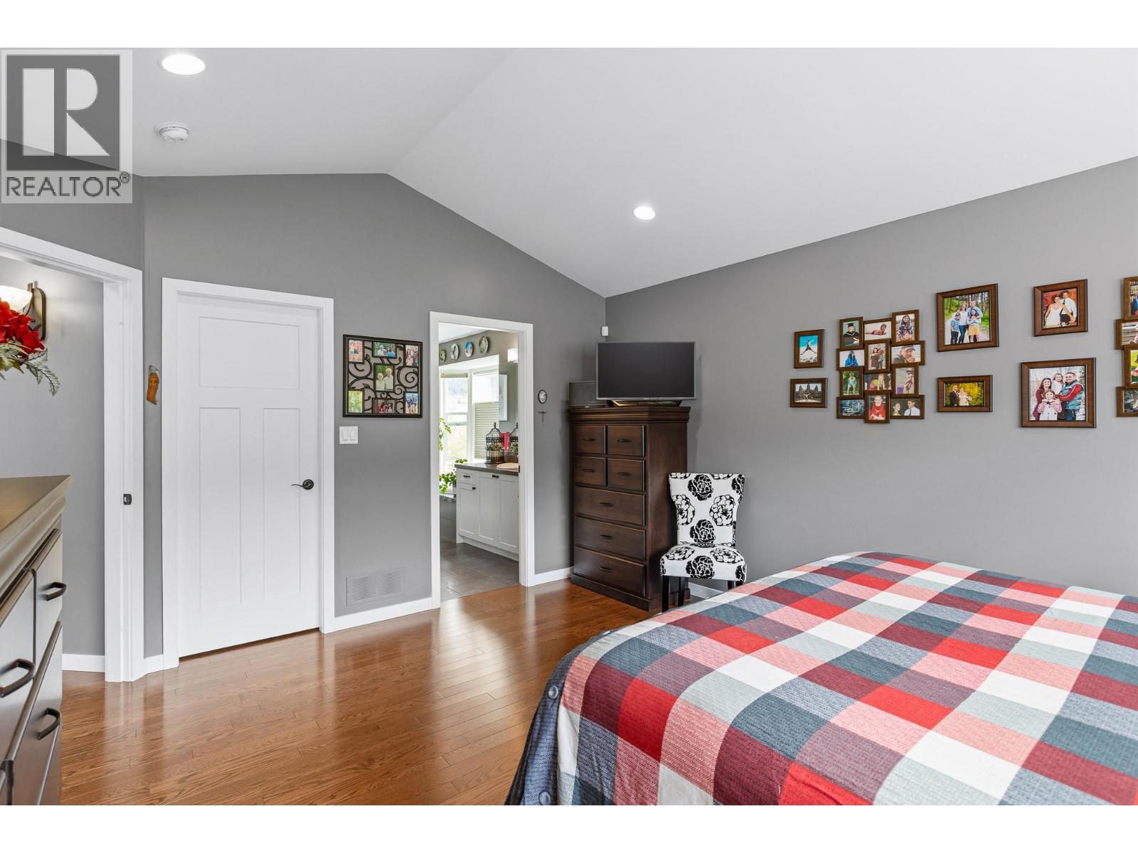 8119 Stoneridge Drive - 34