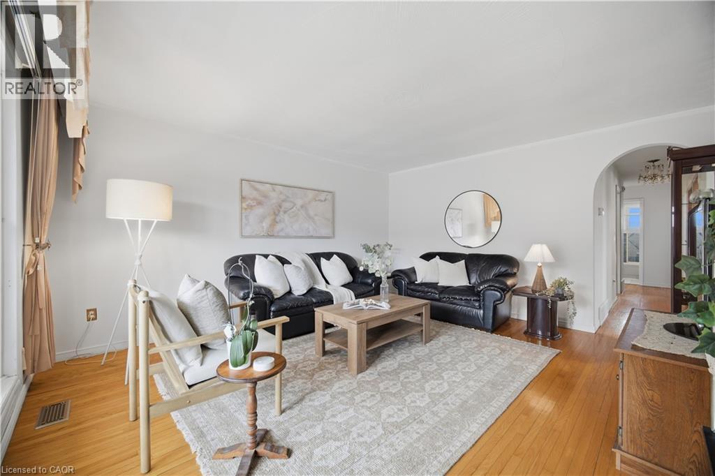 31 SUMMERCREST Drive, Hamilton, Ontario, L8K6G5 — Photo 11