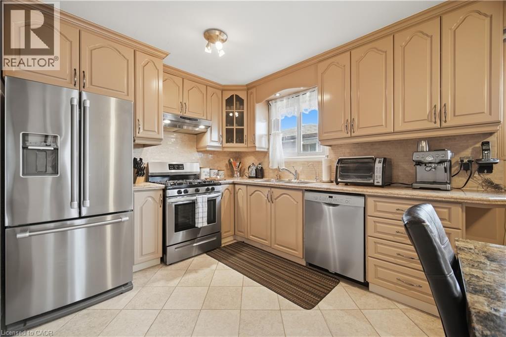 31 SUMMERCREST Drive, Hamilton, Ontario, L8K6G5 — Photo 32