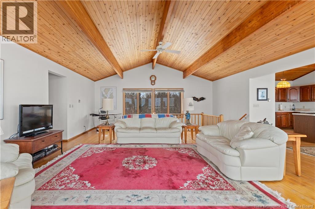 572 Fundy Drive - 8