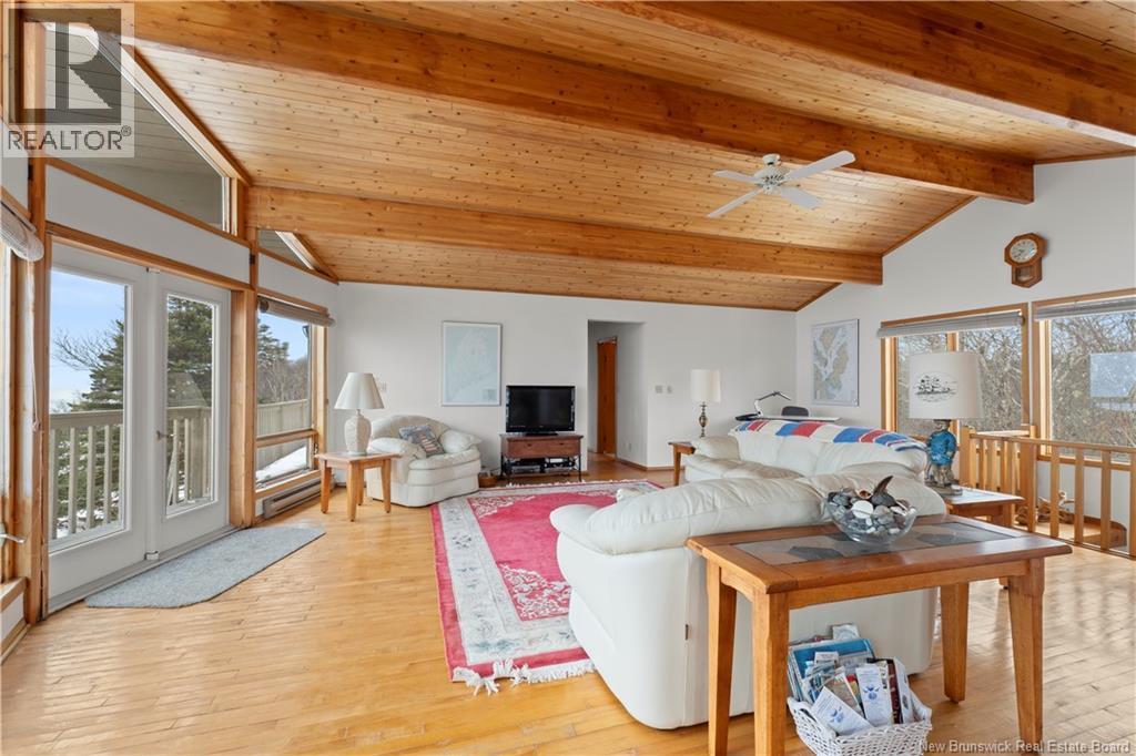 572 Fundy Drive - 6