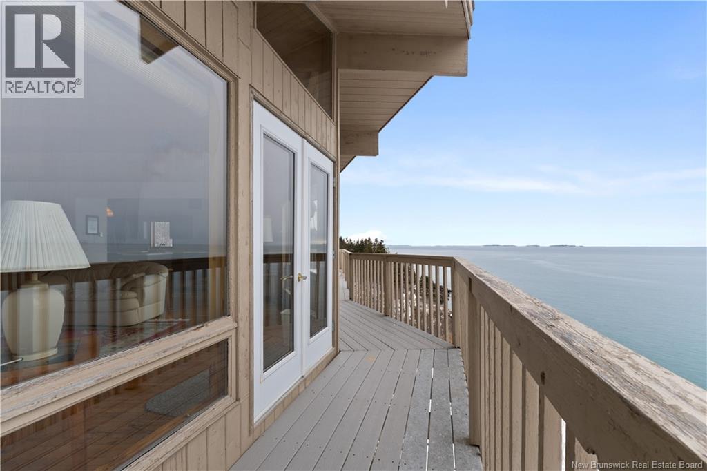 572 Fundy Drive - 4
