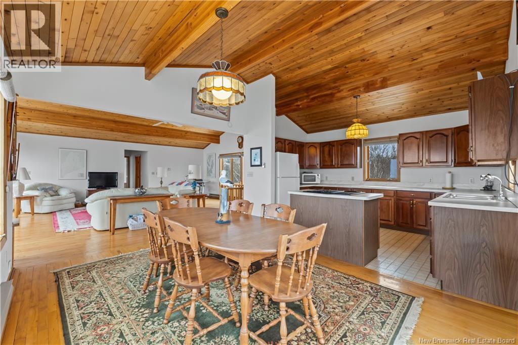 572 Fundy Drive - 12