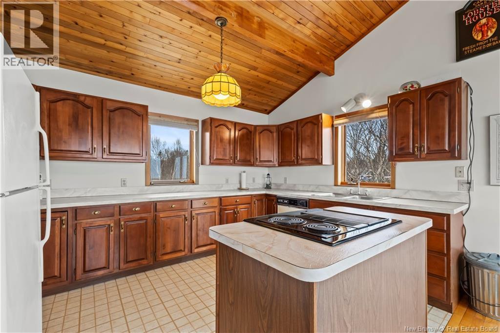 572 Fundy Drive - 14