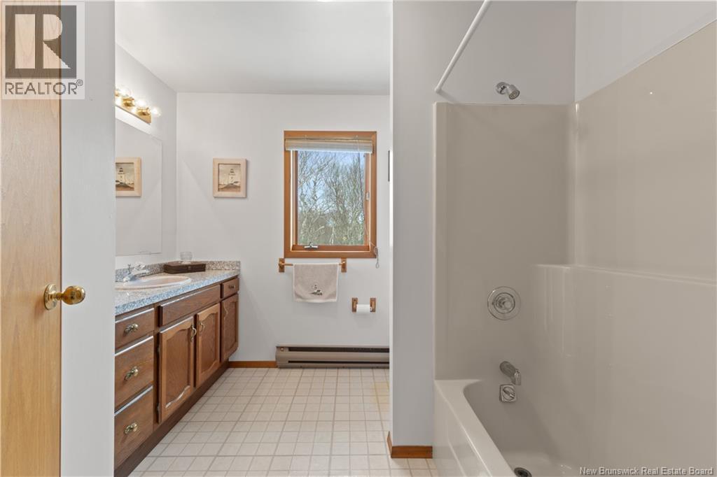 572 Fundy Drive - 17