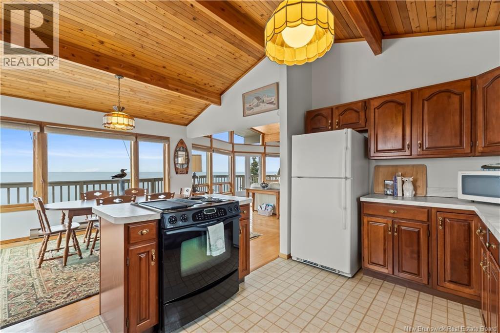 572 Fundy Drive - 16