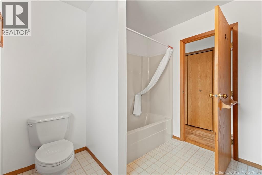 572 Fundy Drive - 18