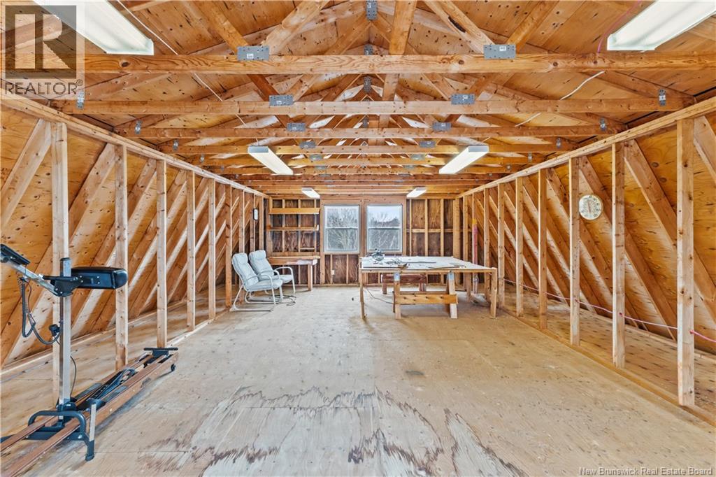 572 Fundy Drive - 36