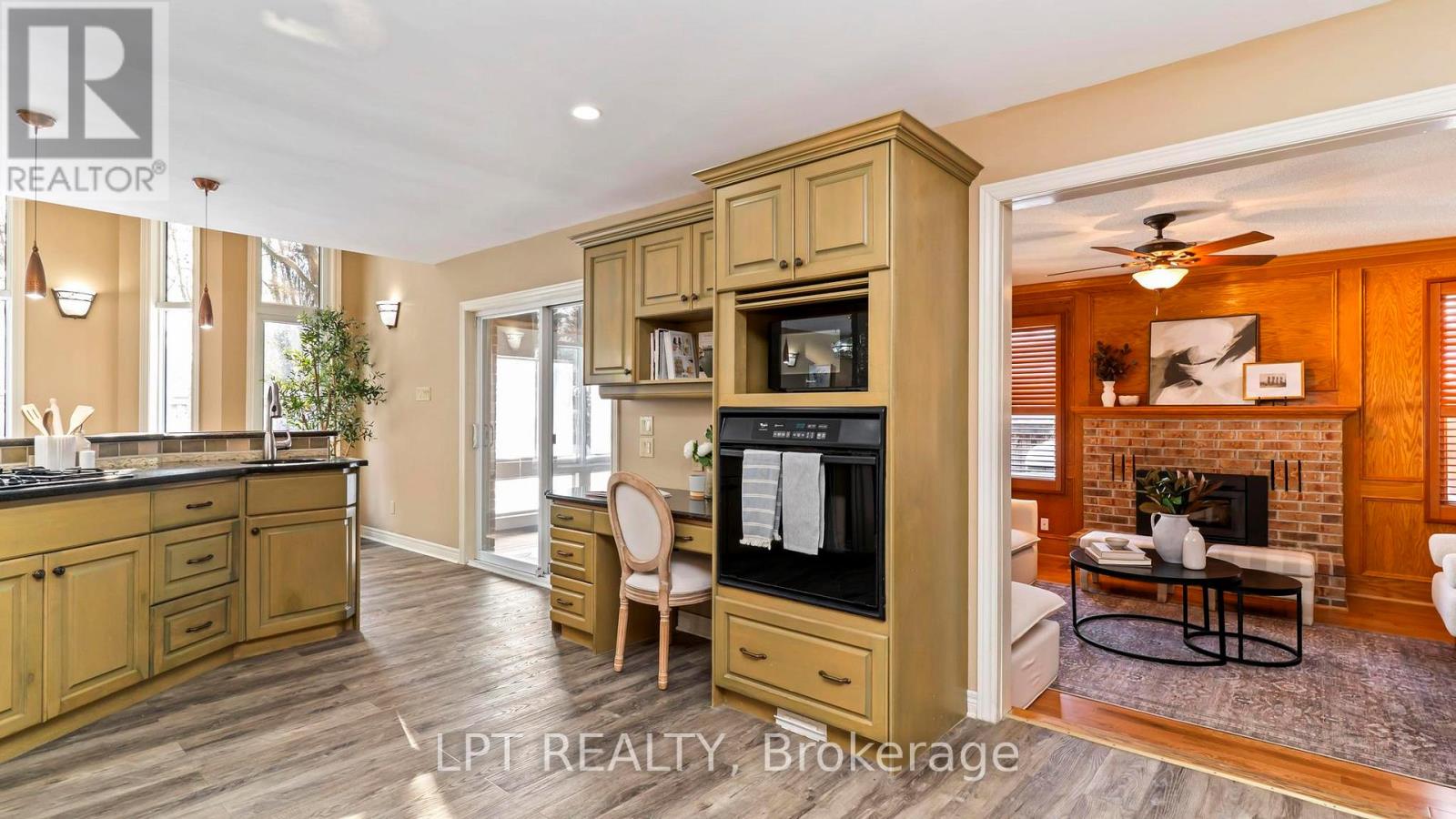 488 SUNNYSIDE CRESCENT - 11