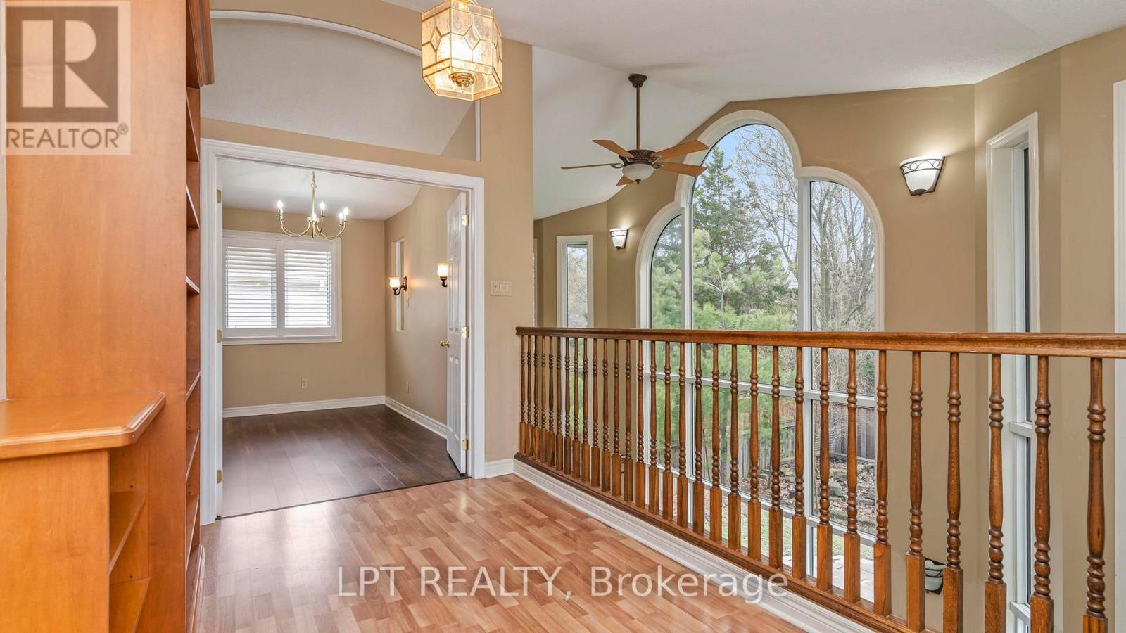 488 SUNNYSIDE CRESCENT - 18