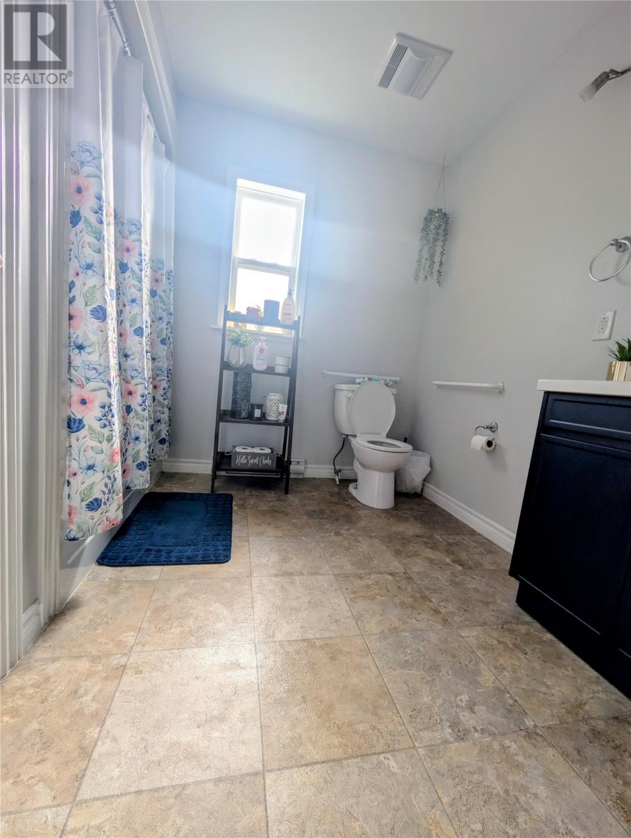 1-3 Murphy Crescent - 10