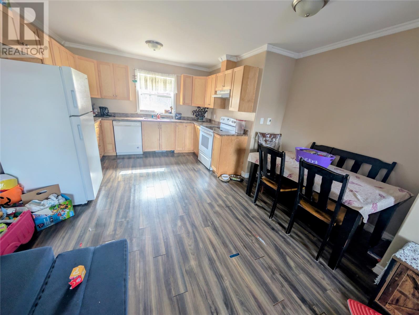 1-3 Murphy Crescent - 14