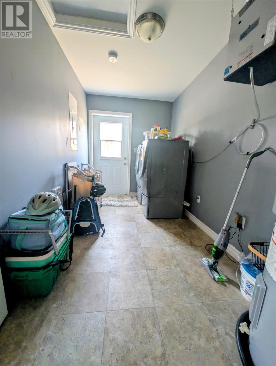 1-3 Murphy Crescent - 9