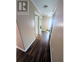1-3 Murphy Crescent thumbnail 16