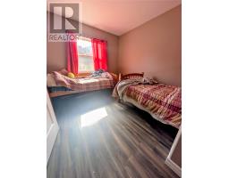1-3 Murphy Crescent thumbnail 19
