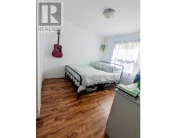 1 Murphy Crescent thumbnail 10