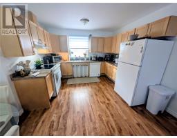 1 Murphy Crescent thumbnail 4