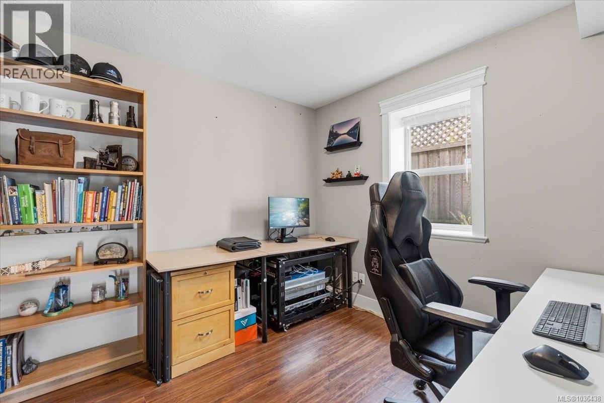 2055 Stonecrop Rd - 34