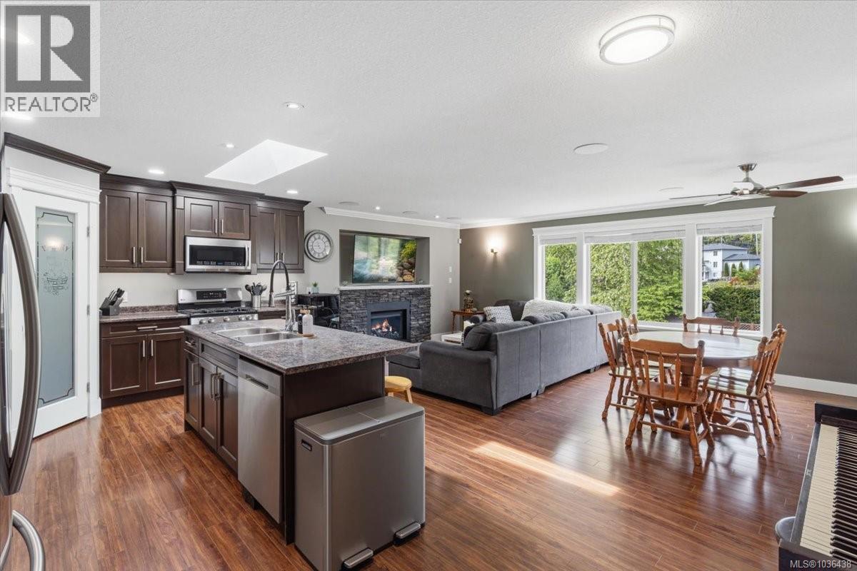 2055 Stonecrop Rd - Image 3