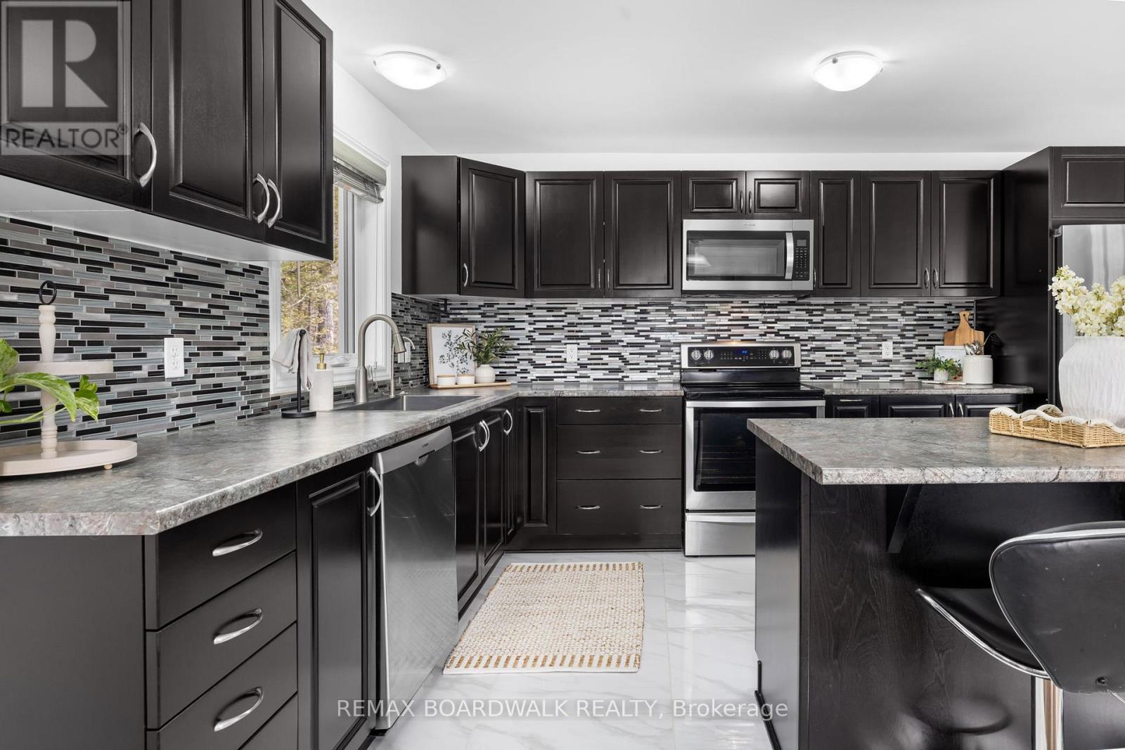 661 PINERY ROAD - 17