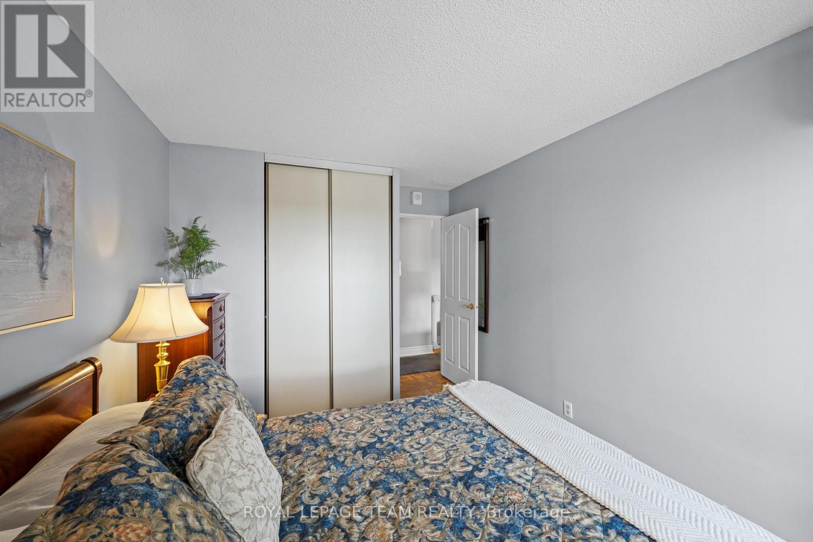 #1010 2625 REGINA STREET - 29
