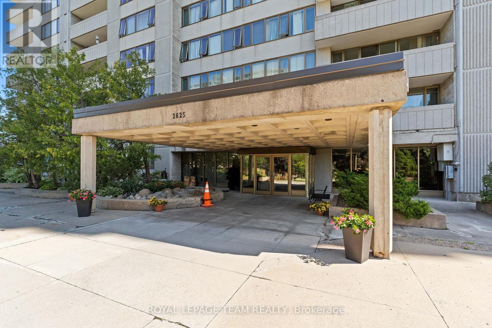#1010 2625 REGINA STREET - 5