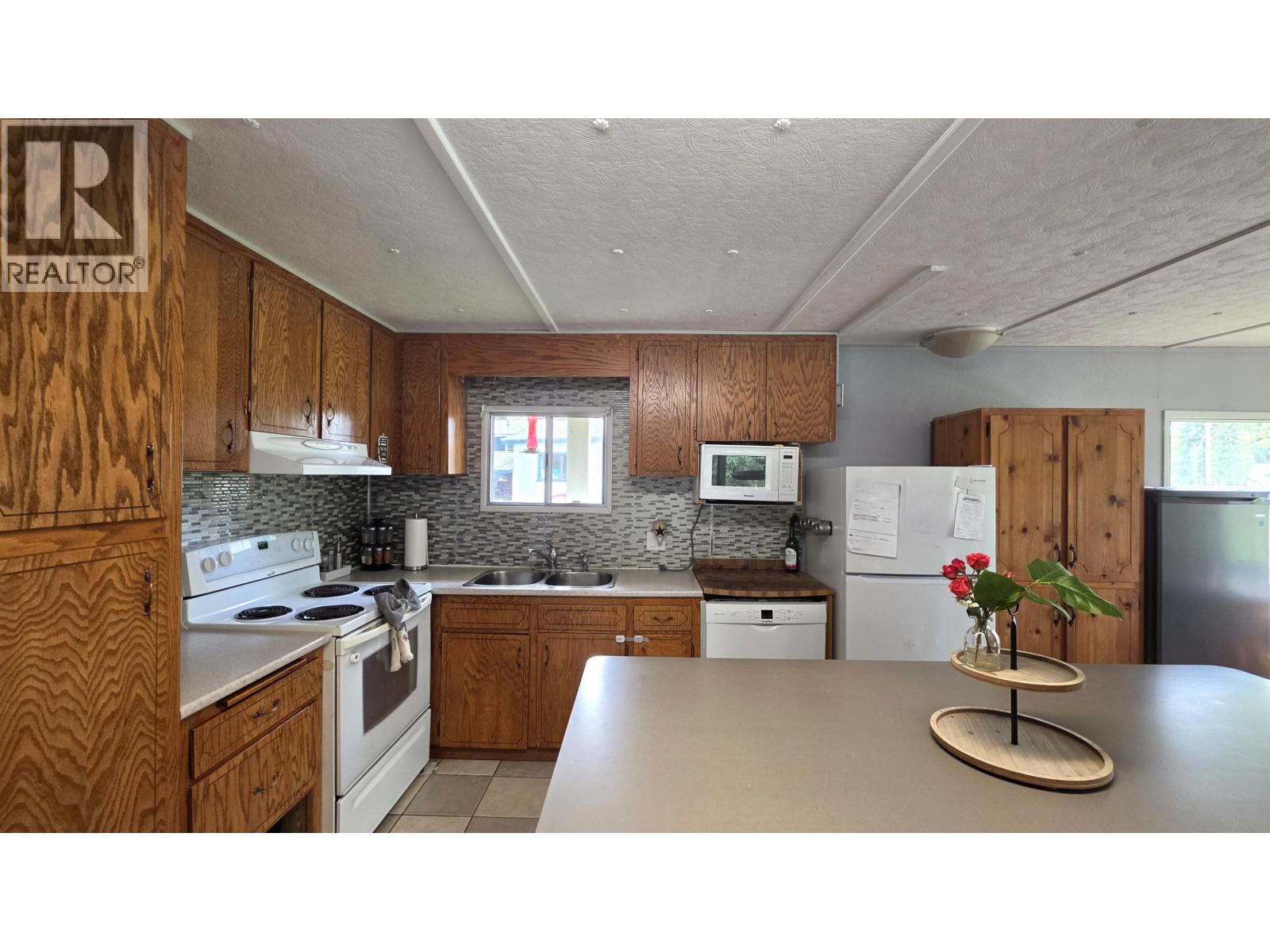 Dining room of 5415 SALMON VALLEY ROAD · Prince George, BC