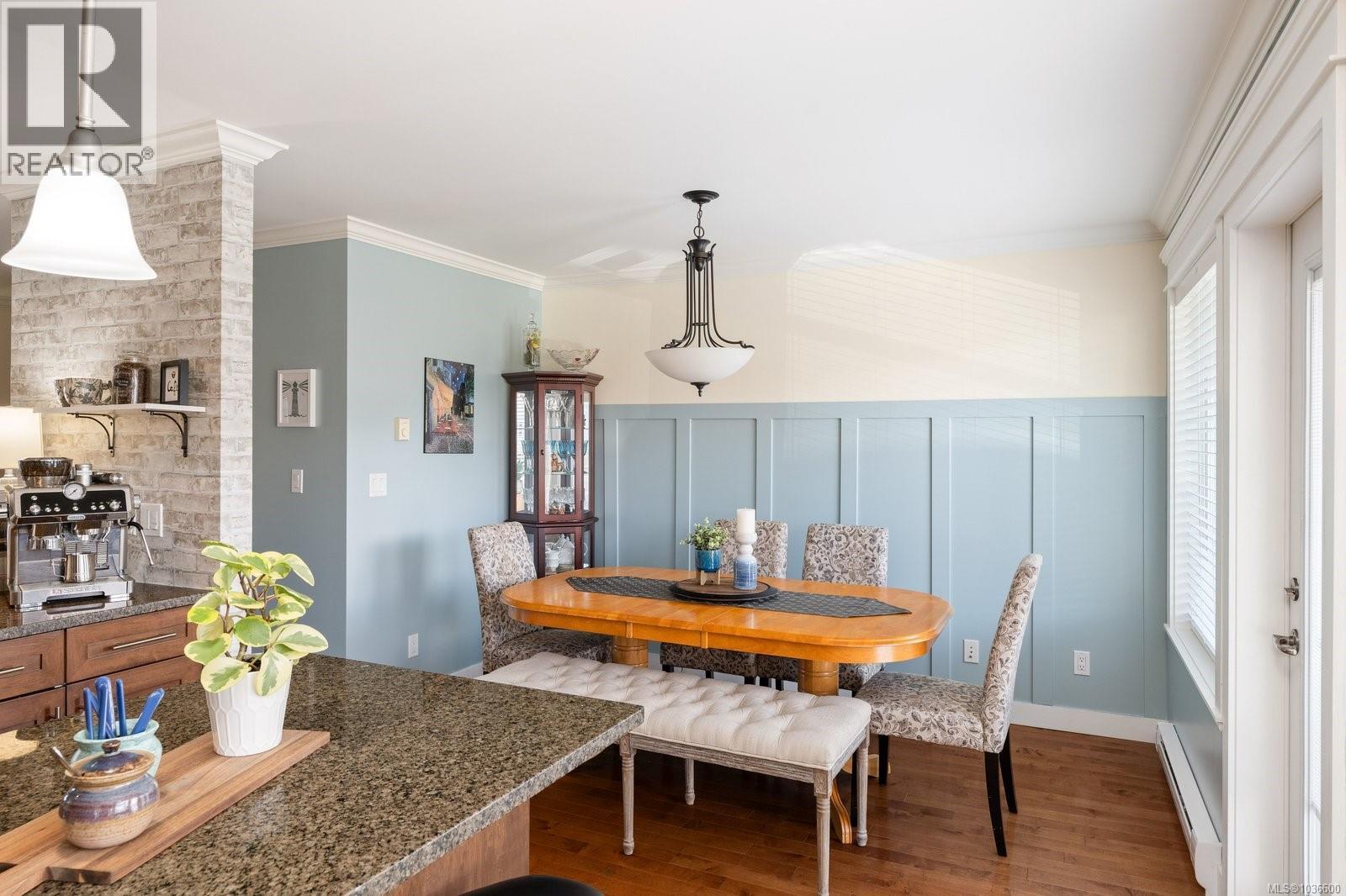  531 Heatherdale Lane, Saanich