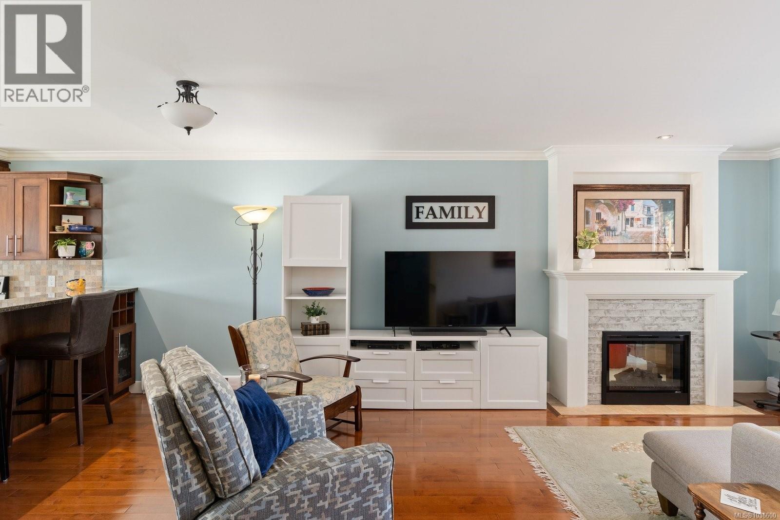  531 Heatherdale Lane, Saanich