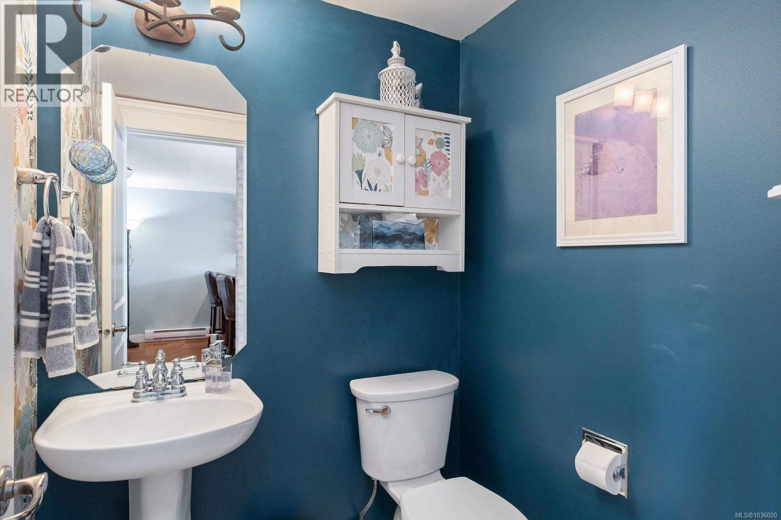  531 Heatherdale Lane, Saanich