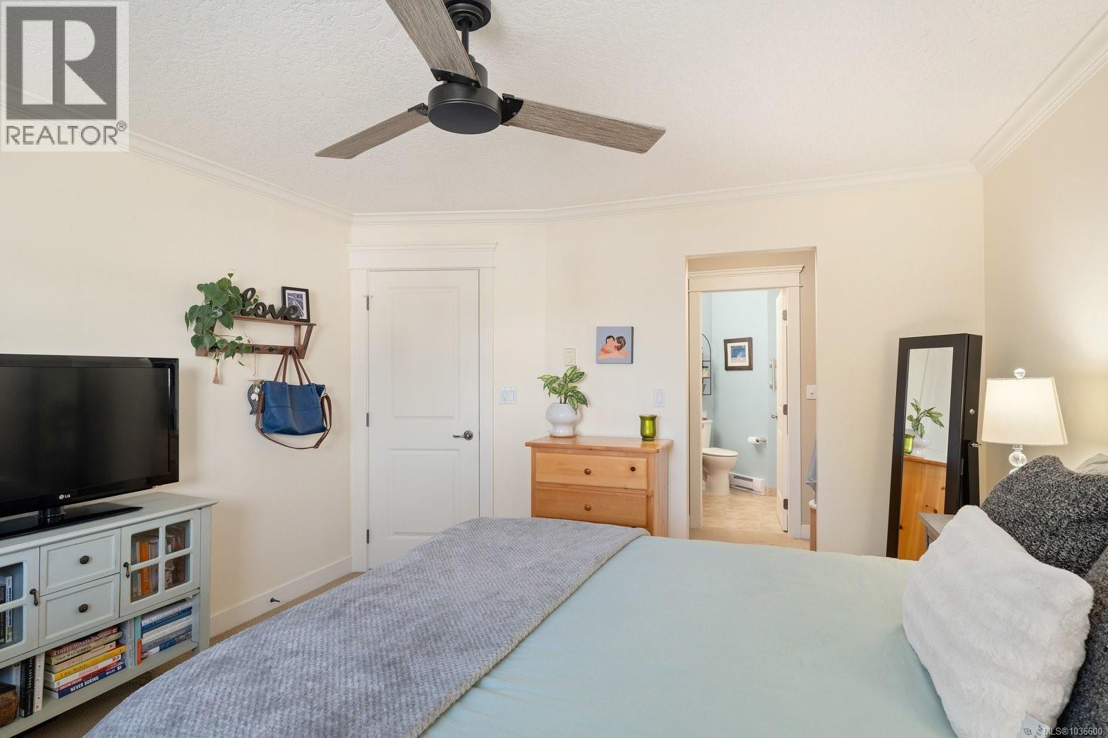  531 Heatherdale Lane, Saanich