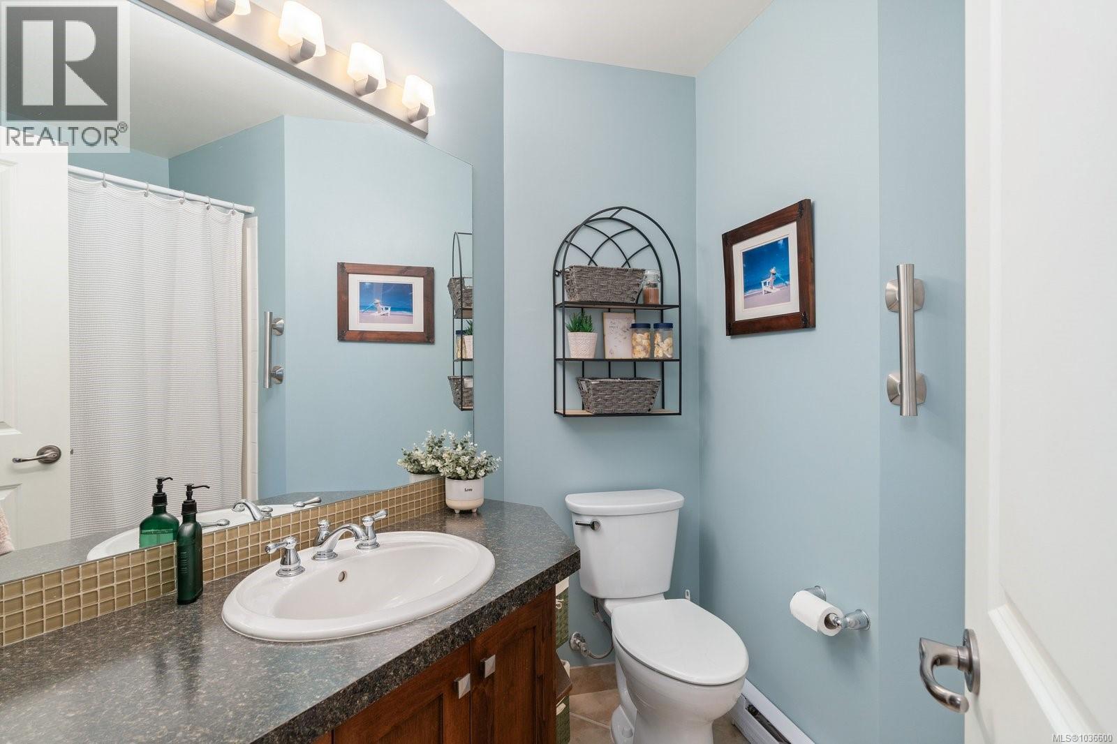  531 Heatherdale Lane, Saanich