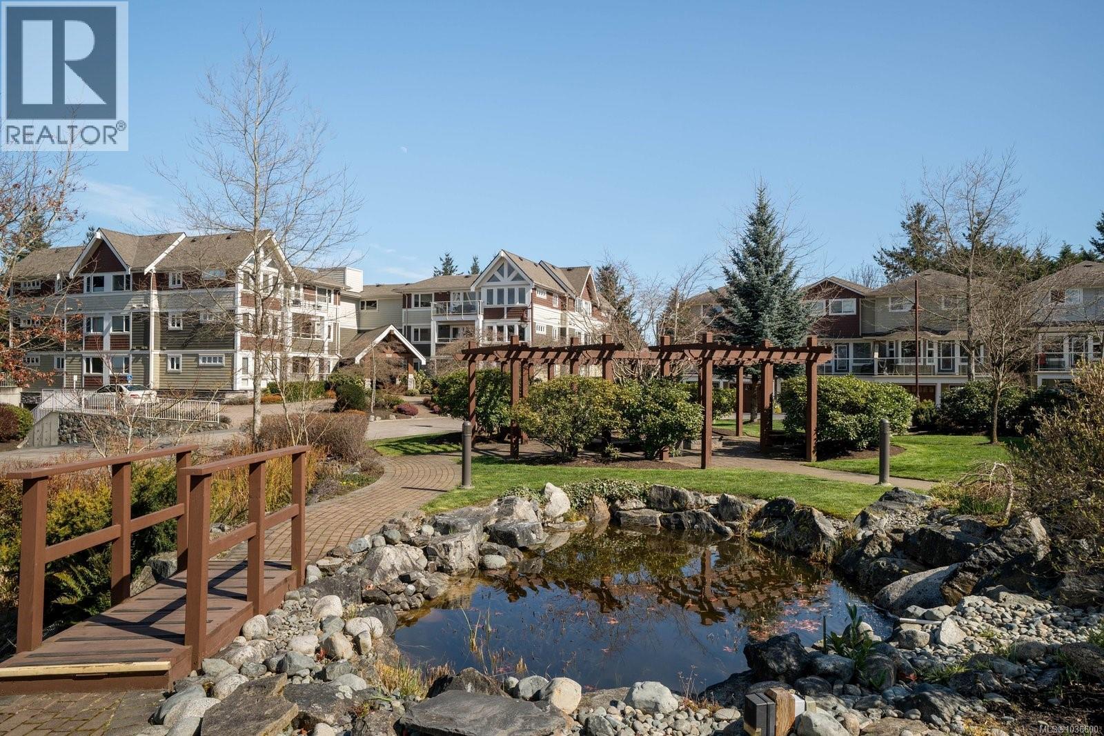  531 Heatherdale Lane, Saanich