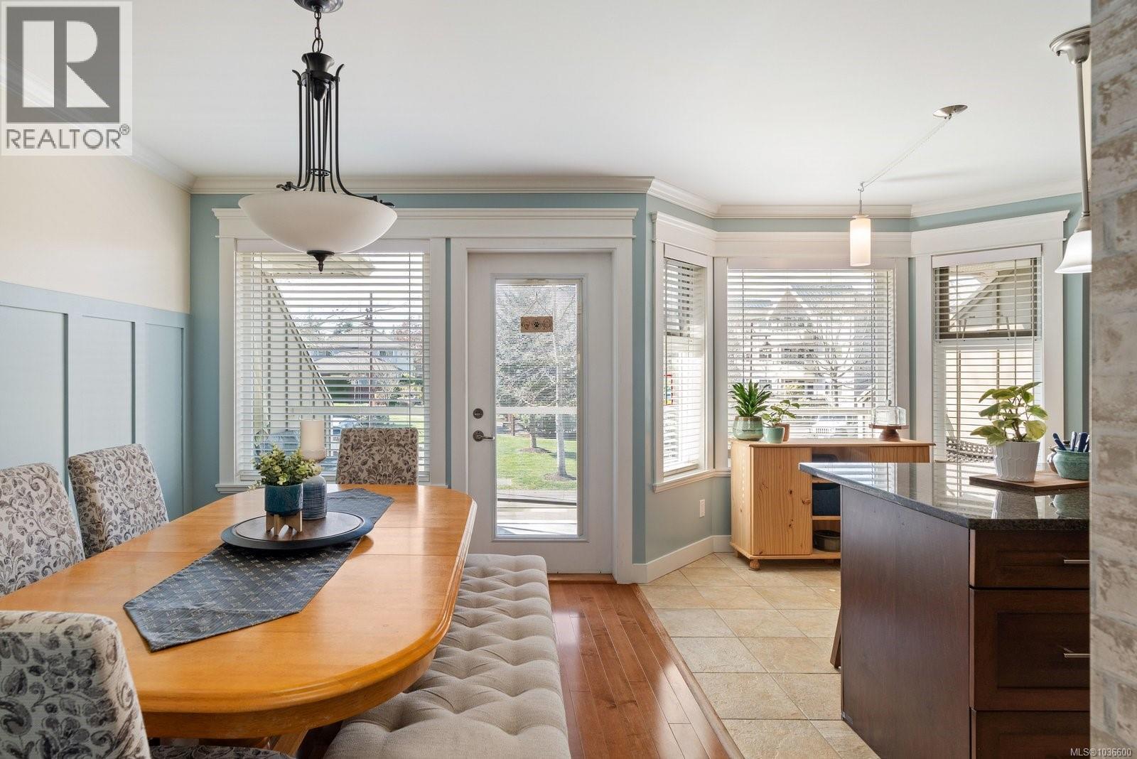  531 Heatherdale Lane, Saanich