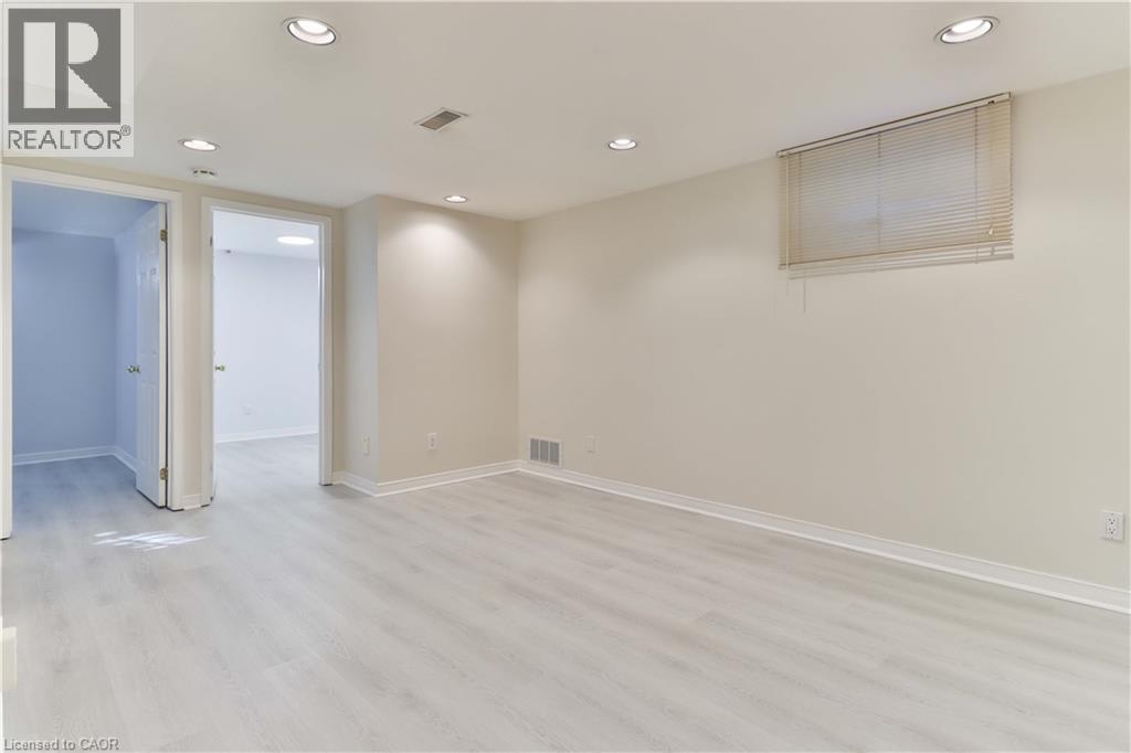 32 CHRISTINA Crescent, Scarborough, Ontario, M1R4H6 — Photo 20