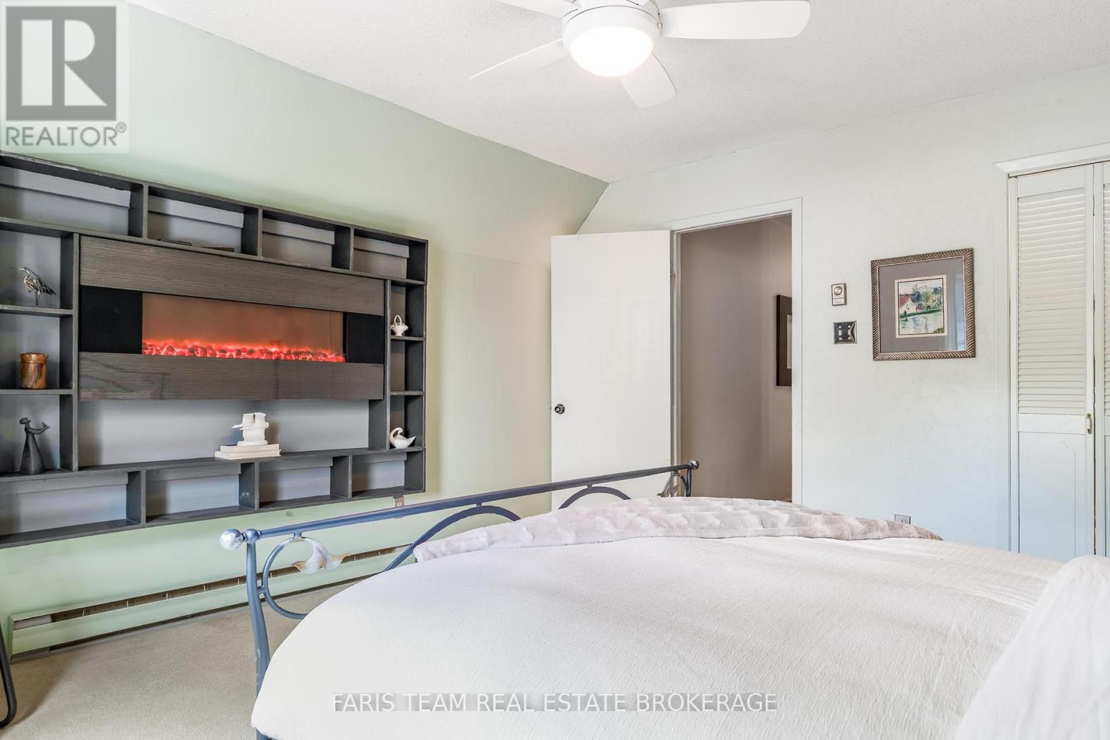 718 HENDERSON DRIVE - 24