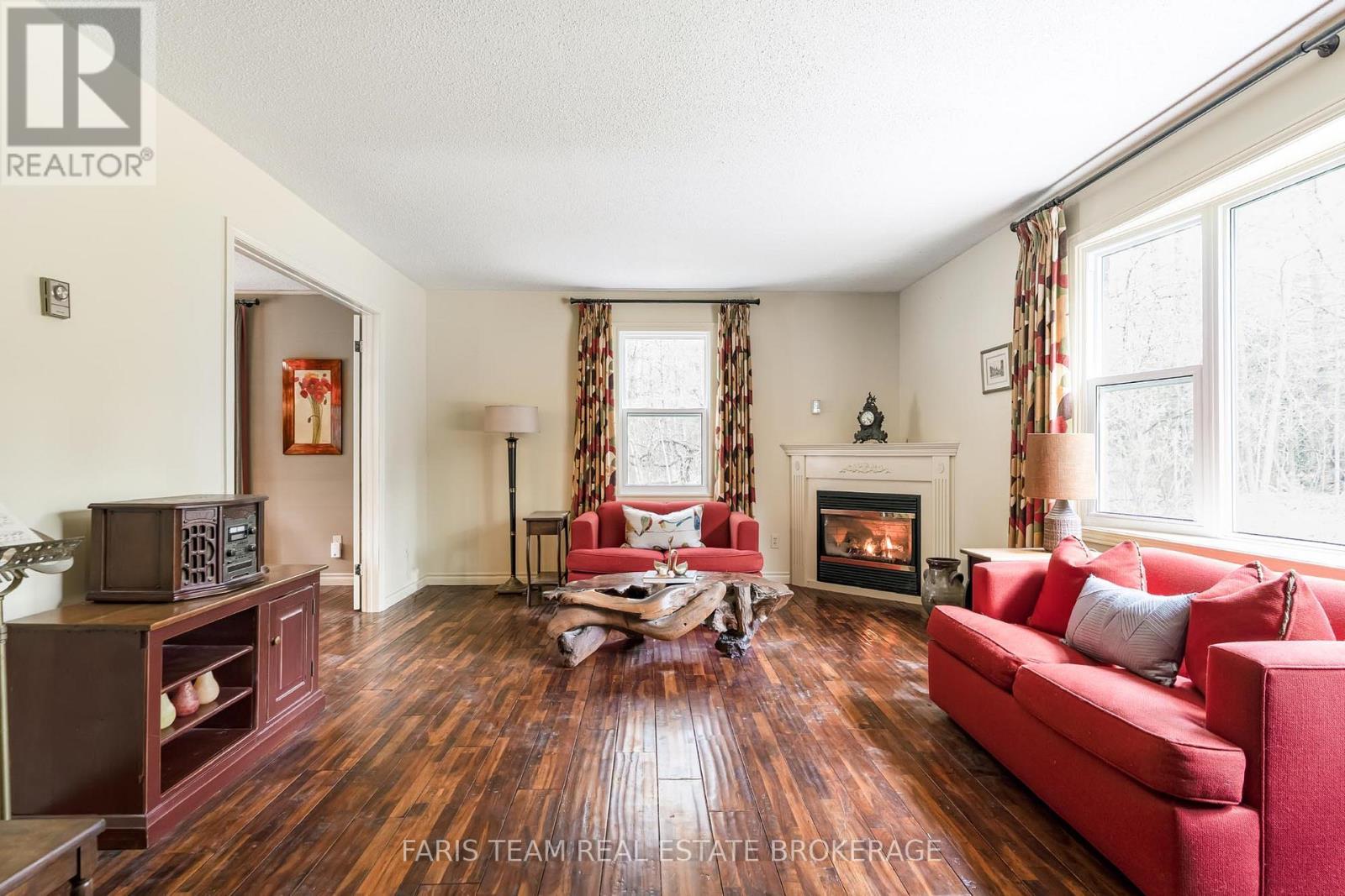 718 HENDERSON DRIVE - 14