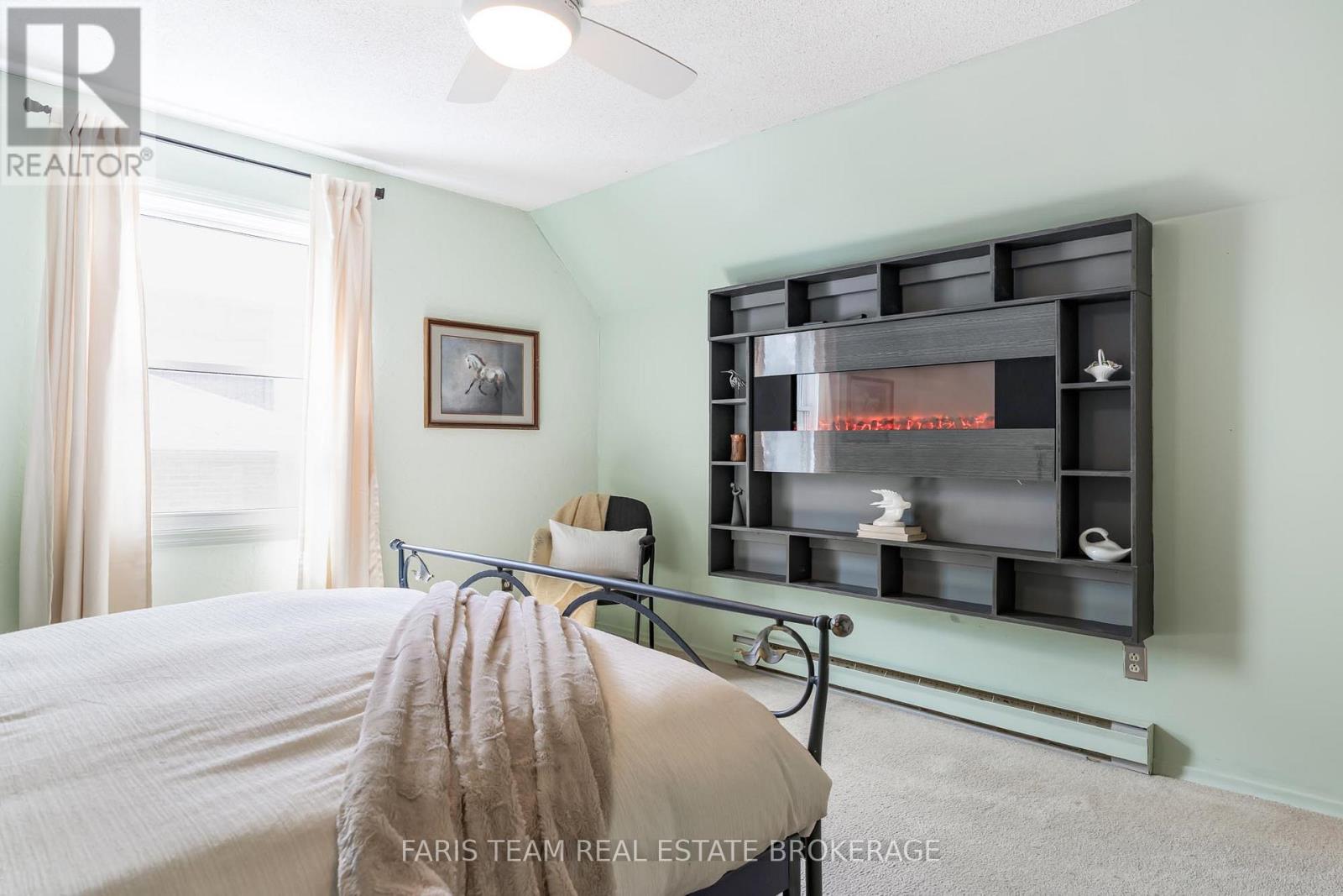 718 HENDERSON DRIVE - 23