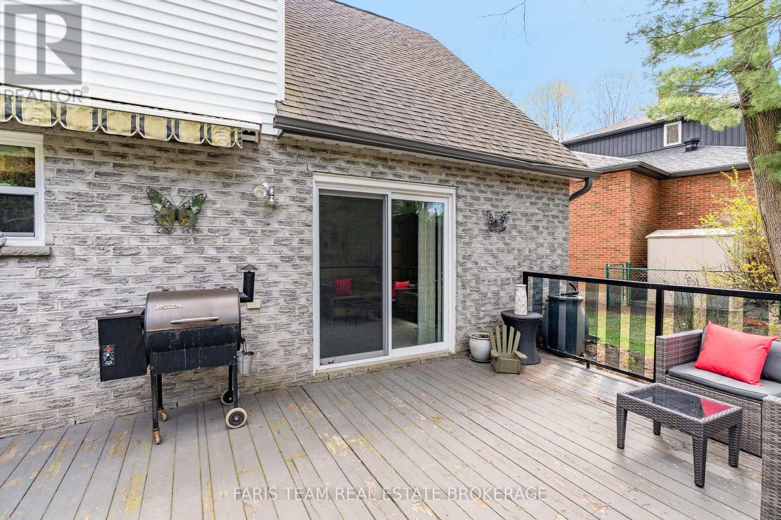 718 HENDERSON DRIVE - 32