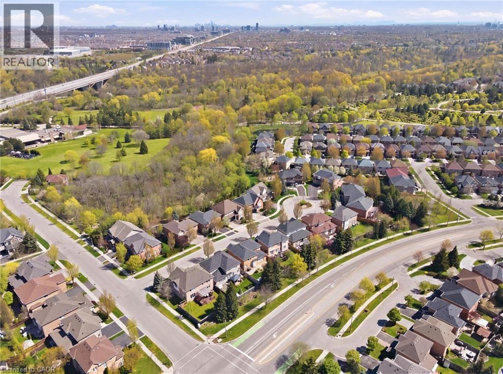 2456 PEBBLESTONE Court, Oakville, Ontario, L6M4C4 — Photo 33