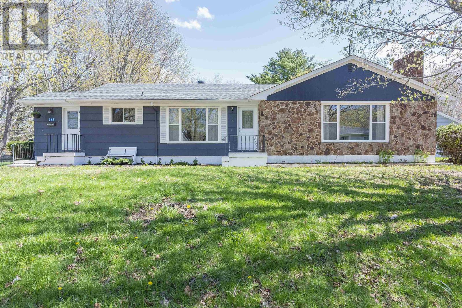 Property photo of 212 Marsters Avenue