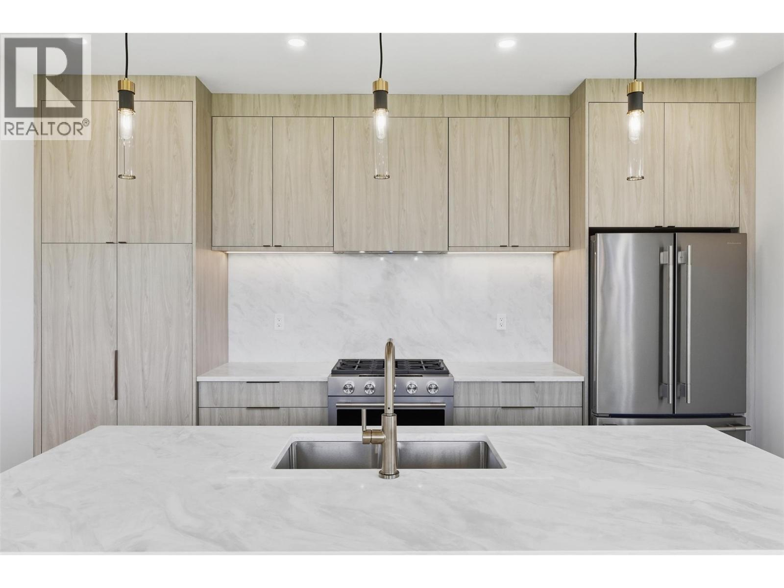#329 38 RUE CHEVAL NOIR - 14