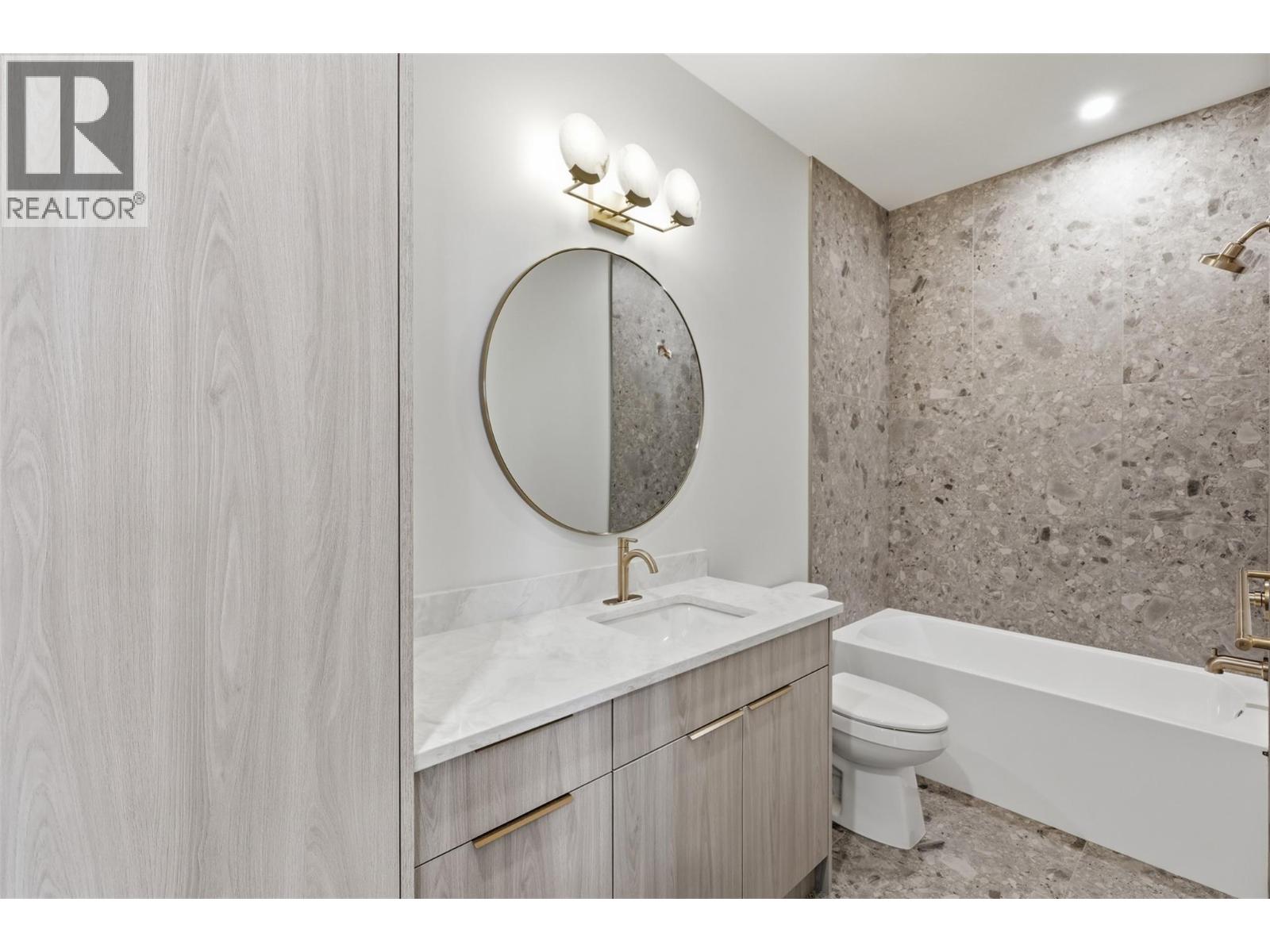 #329 38 RUE CHEVAL NOIR - 51