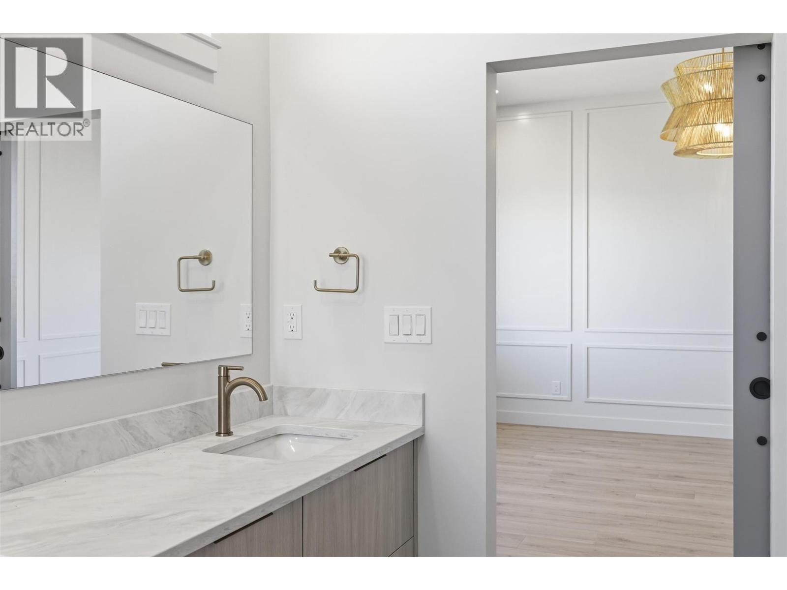 #329 38 RUE CHEVAL NOIR - 36