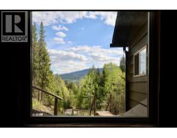 3033 Olive Road, Golden, BC V0A1H0 Photo 13