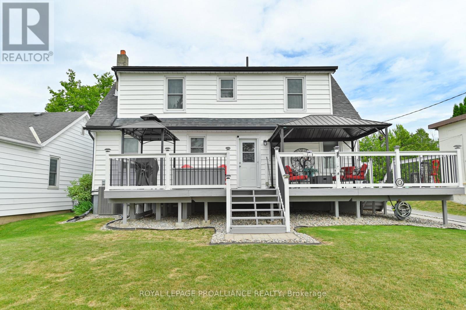 107 BAY DRIVE - 27